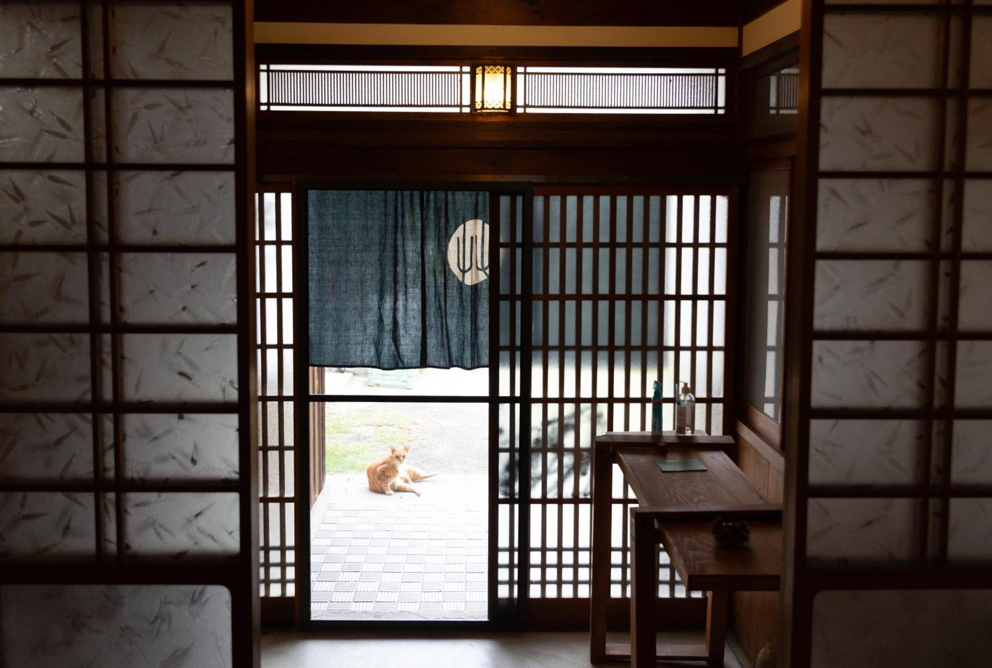 猫と図書館のある宿 草地家 Kusachike Minamiawaji Bagian luar foto