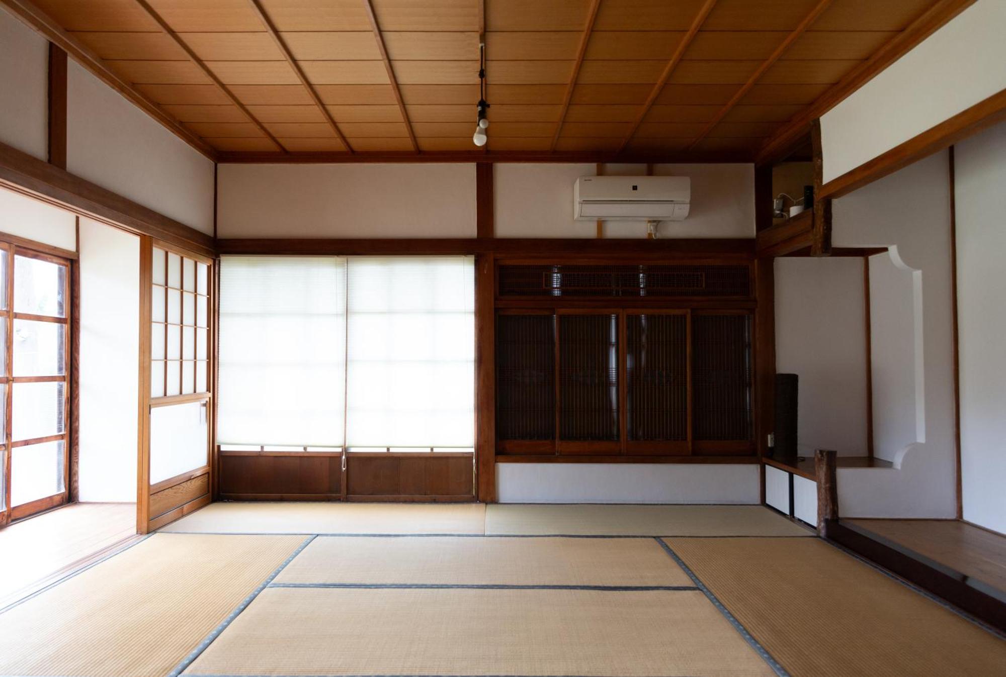 猫と図書館のある宿 草地家 Kusachike Minamiawaji Bagian luar foto
