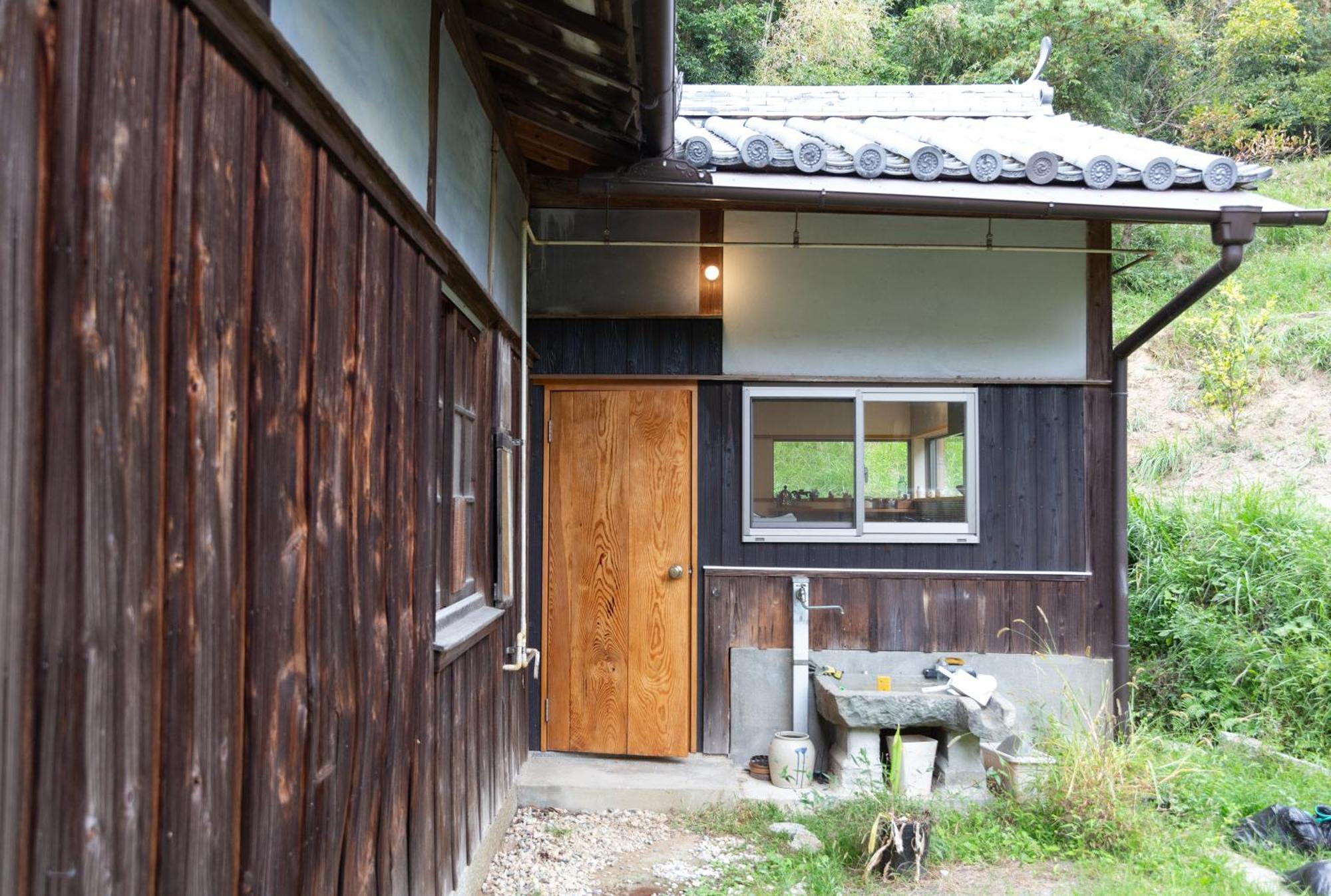 猫と図書館のある宿 草地家 Kusachike Minamiawaji Bagian luar foto