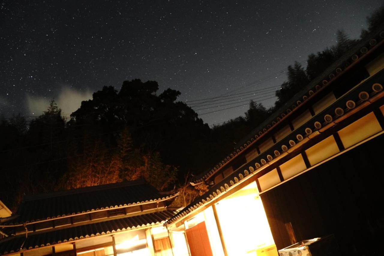 猫と図書館のある宿 草地家 Kusachike Minamiawaji Bagian luar foto